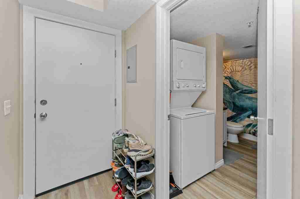 2000 Applevillage Crt Se - Photo 5 of 15