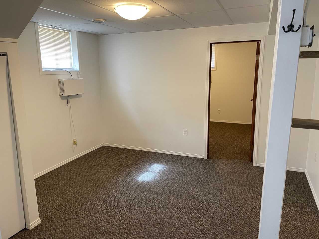 1302 Elliott St - Photo 2 of 17