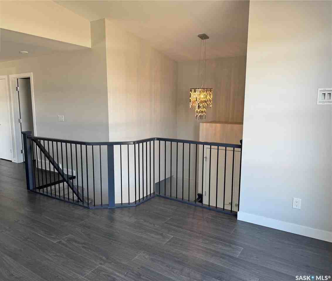 587 Kloppenburg Cres - Photo 6 of 20