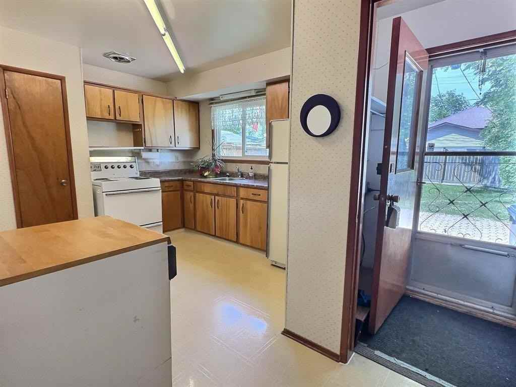 827 Barry Ave - Photo 7 of 18