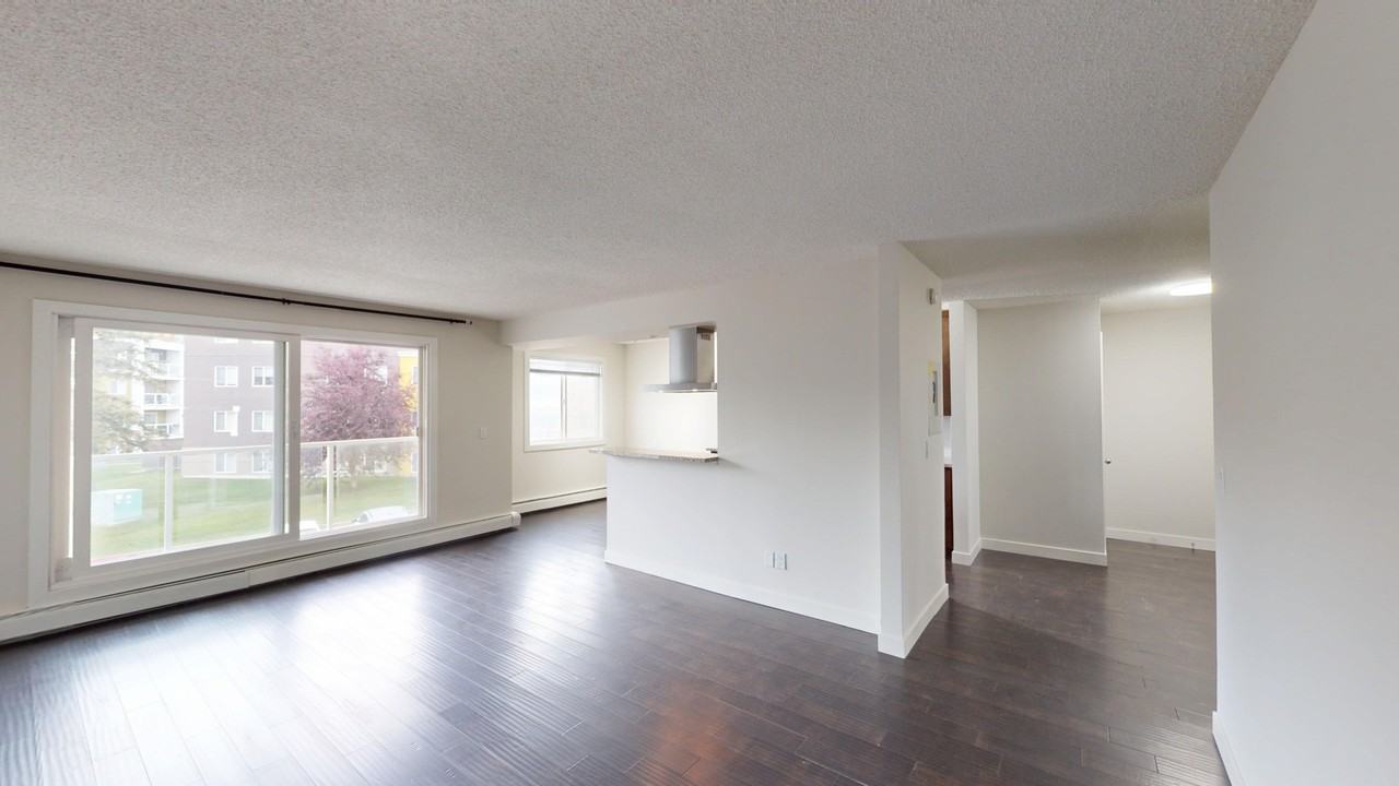 4455 Greenview Apts. - Photo 4 of 11
