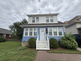 featured image of 2451 10th St #1