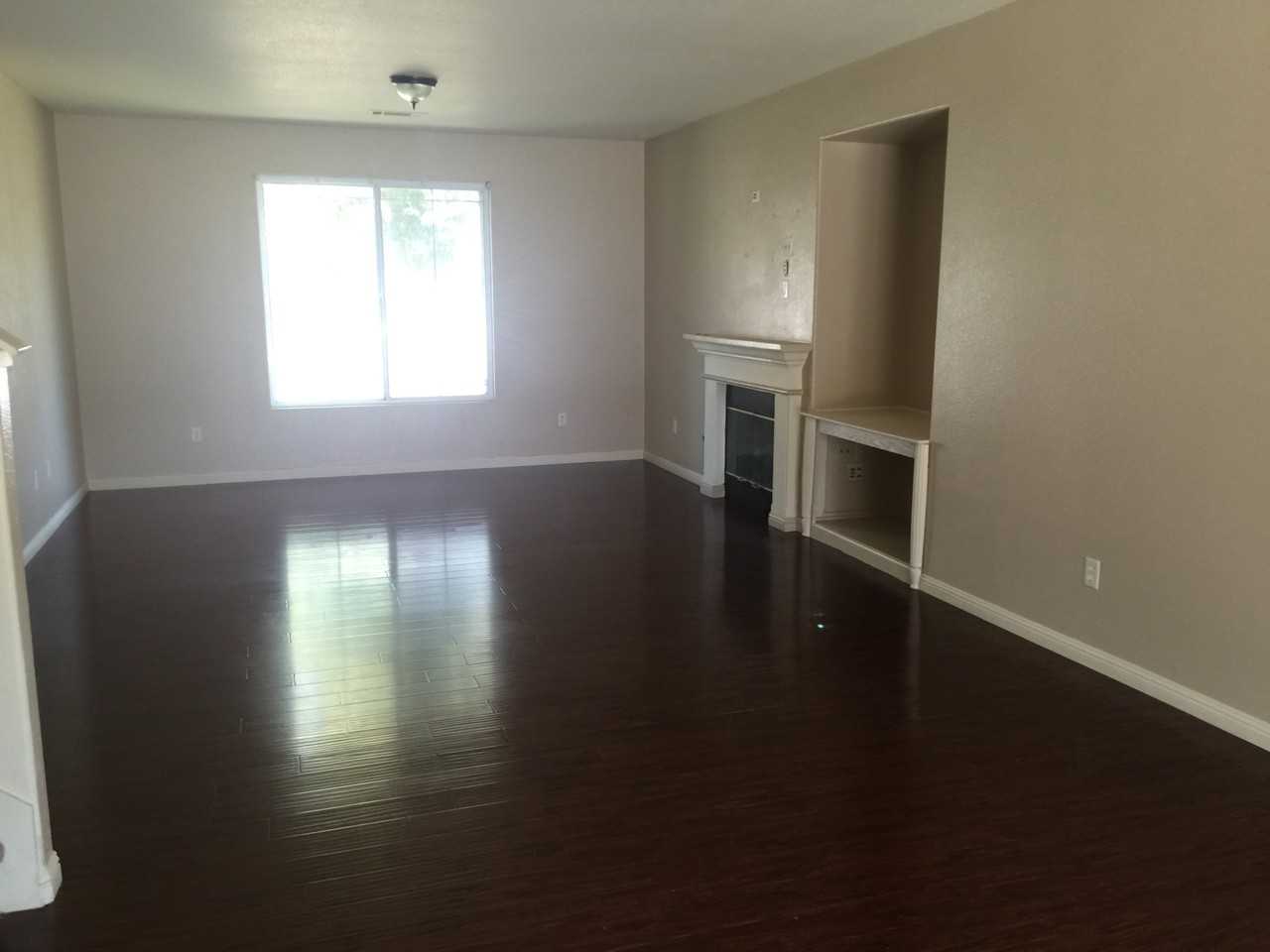 921 W Russell Ave #1 - Photo 2 of 8