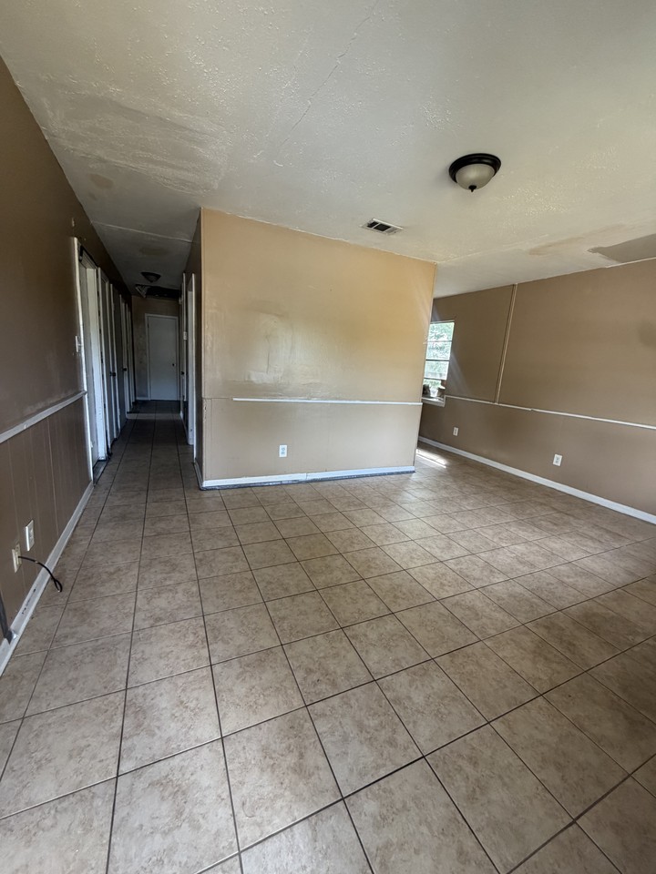 1905 Boykin Blvd - Photo 3 of 16