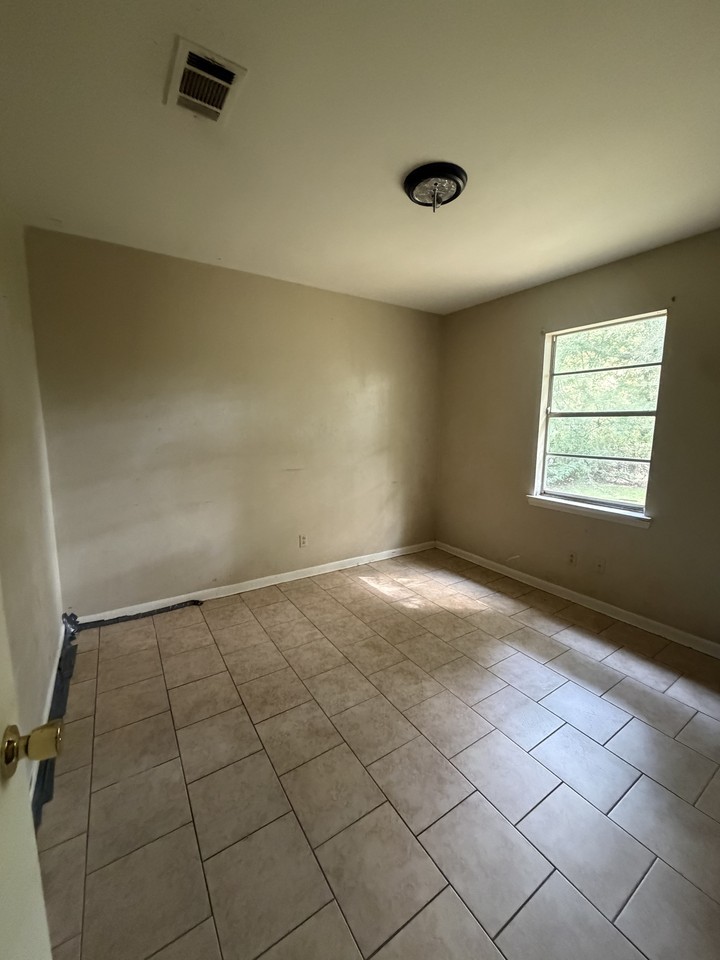 1905 Boykin Blvd - Photo 6 of 16