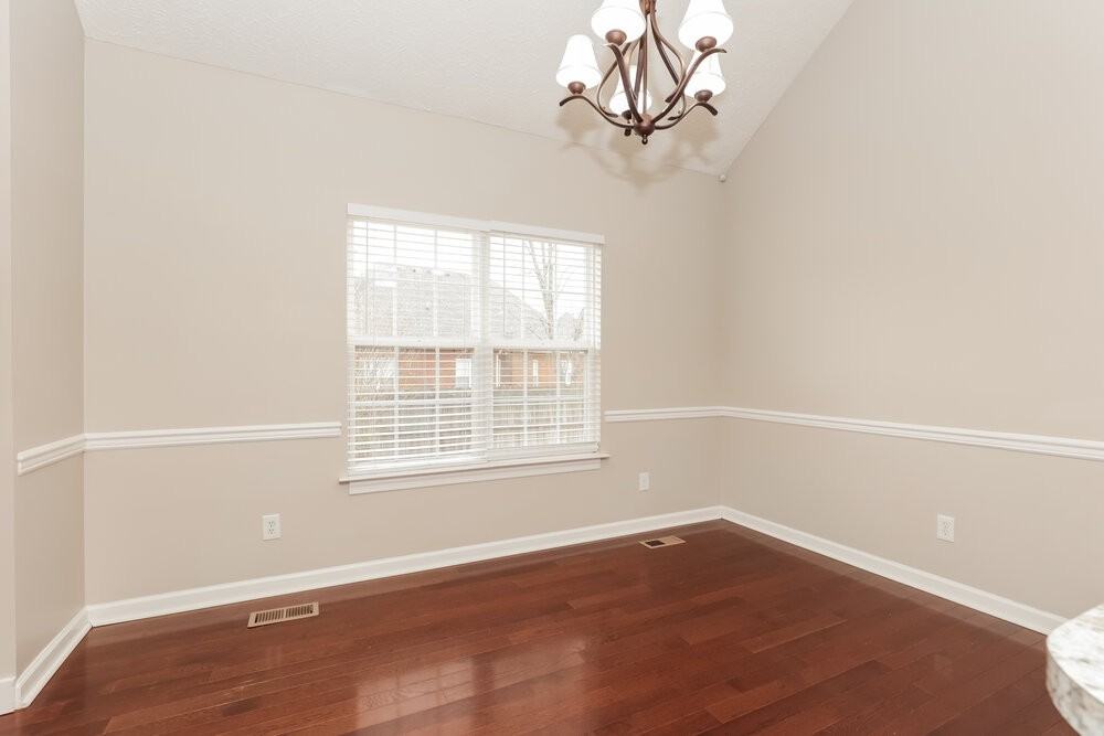 1448 Brinkley Rd - Photo 6 of 17