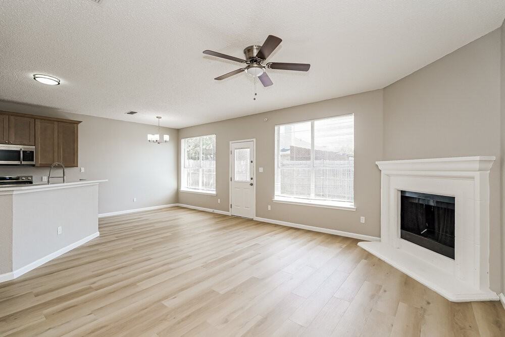 6332 Downeast Dr - Photo 4 of 16