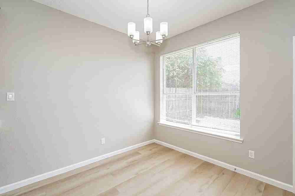 6332 Downeast Dr - Photo 5 of 16