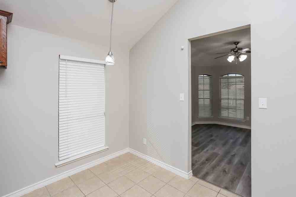 905 Marist Dr - Photo 5 of 16