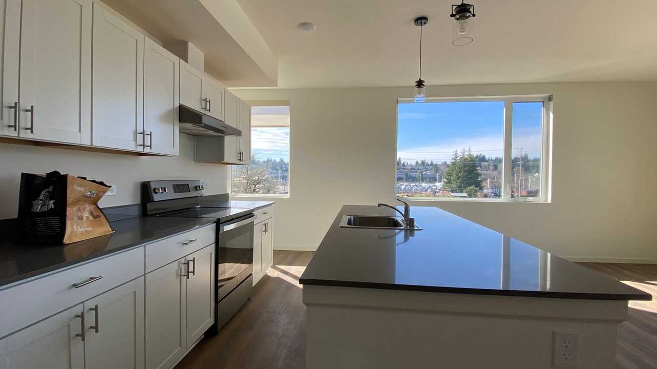 Market Flats Apartment Building - Photo 5 of 40