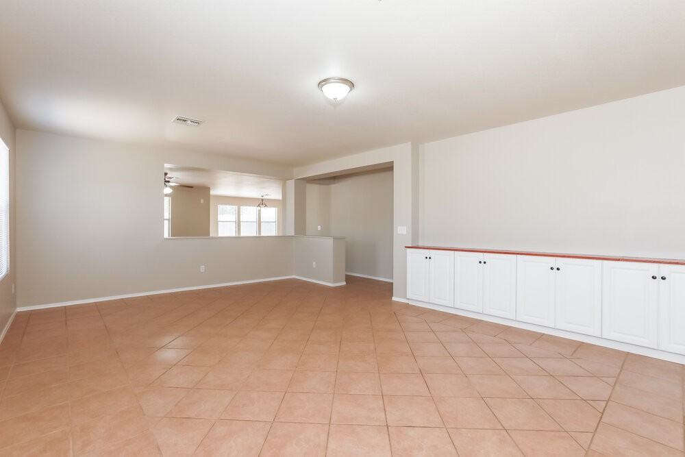 11225 E Quicksilver Ave - Photo 3 of 16