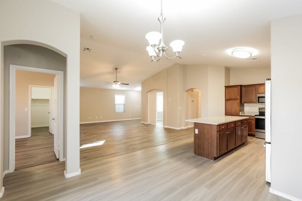 7374 W Magdalena Ln - Photo 6 of 16