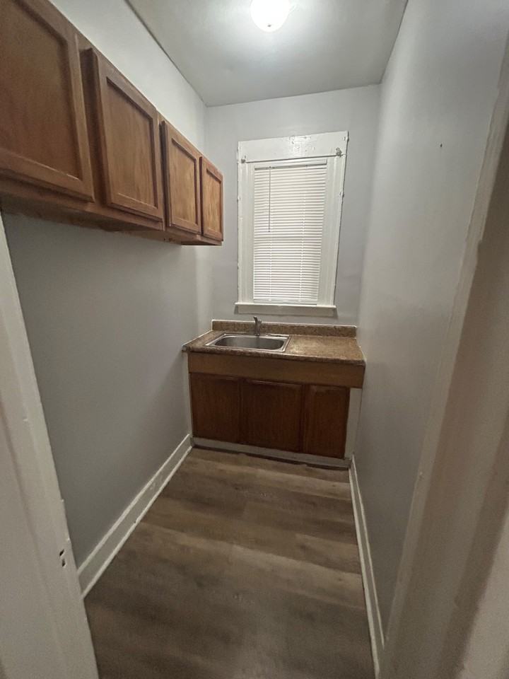 43 Hurlburt St #1 - Photo 4 of 9