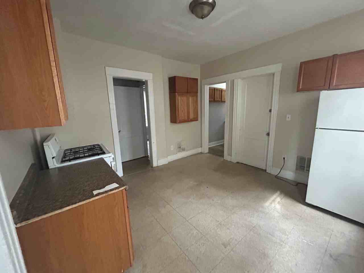 43 Hurlburt St #1 - Photo 6 of 9