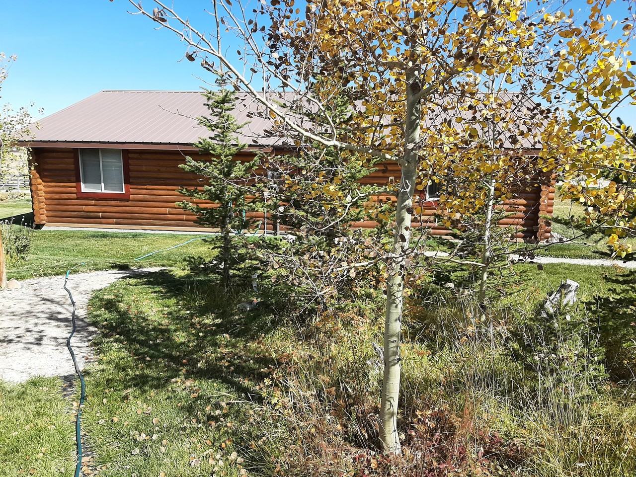 18 Genetti Dr #1 - Photo 3 of 12