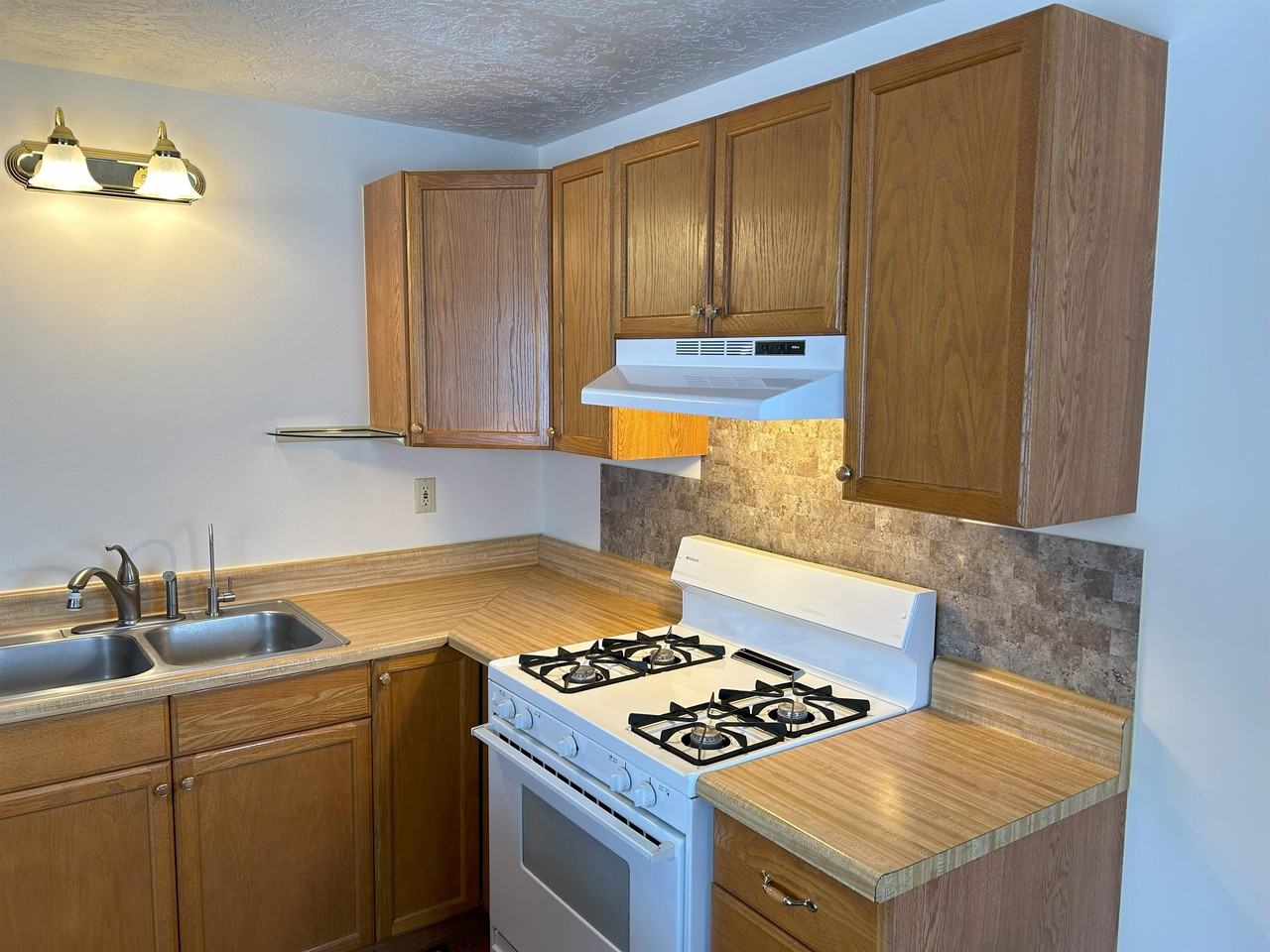 18 Genetti Dr #1 - Photo 7 of 12