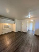 featured image of 771 W 7th Ave