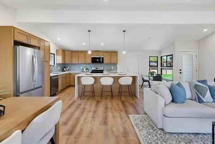 2564 Marathon Drive - Photo 7 of 17