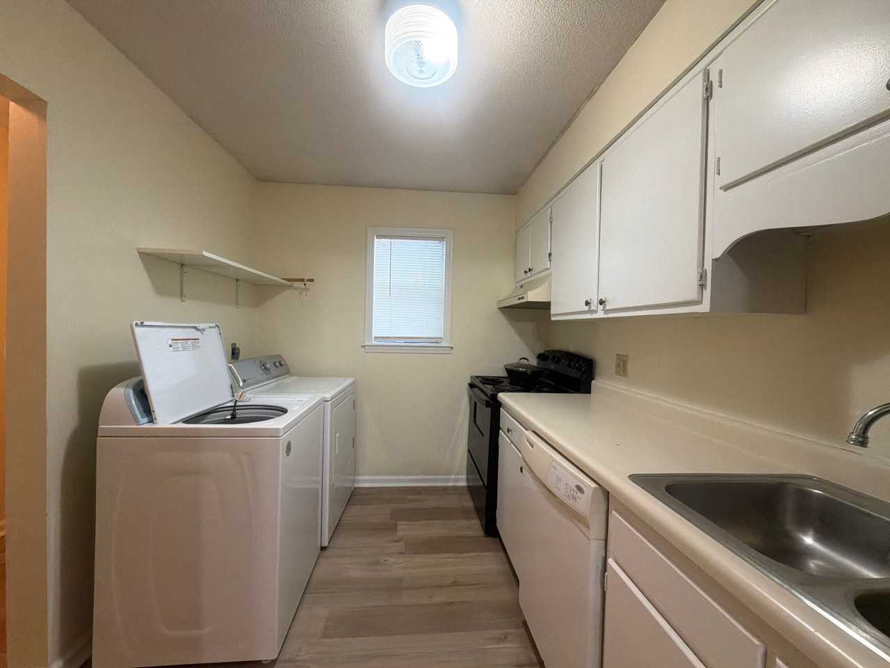 207 Ashley Forest Rd - Photo 3 of 28