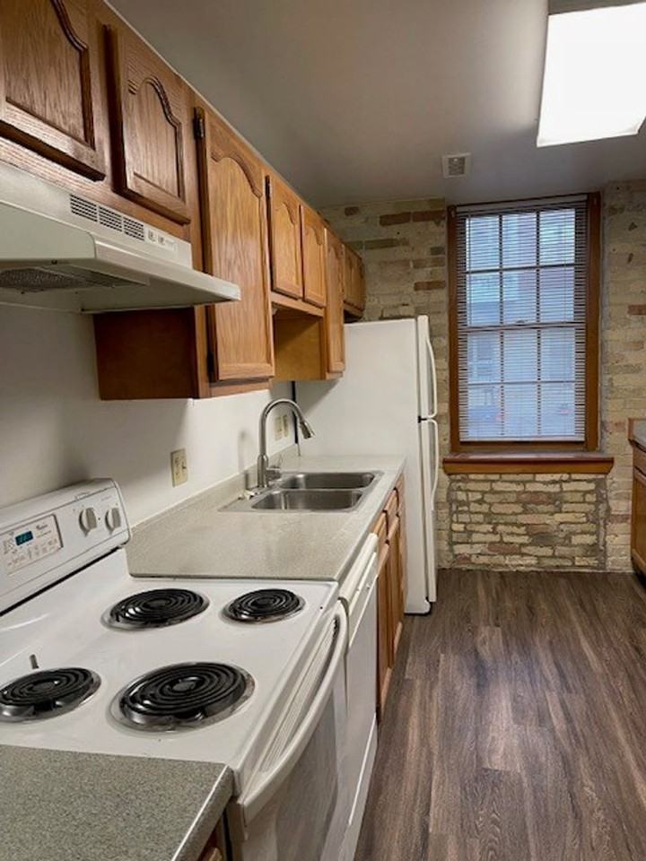 Belle Harbor offers one, two, and three bedroom lofts - Photo 4 of 23