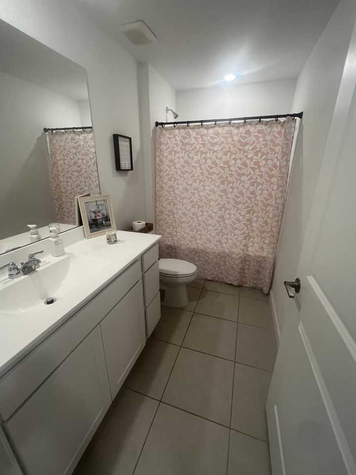 1166 Moon St Se #1 - Photo 4 of 15