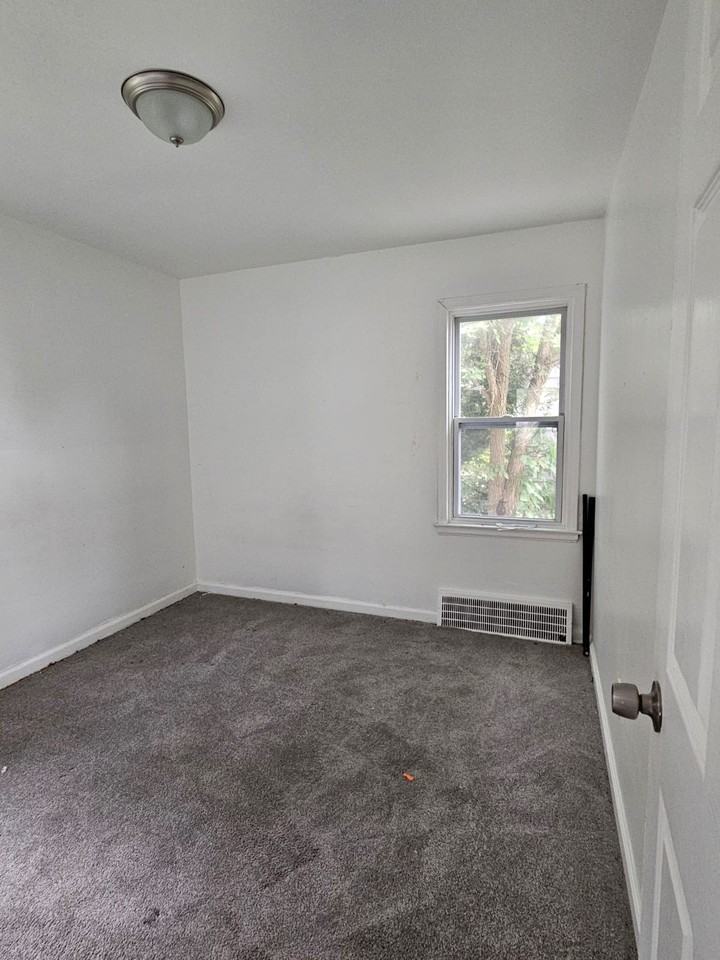 12150 Wayburn St #1 - Photo 4 of 8