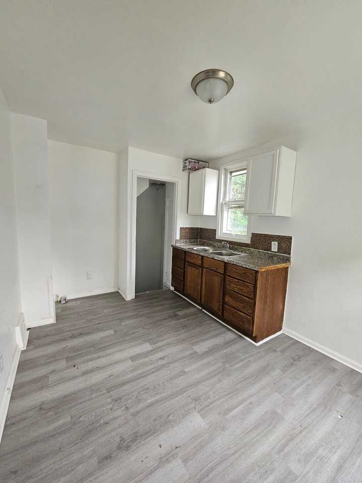 12150 Wayburn St #1 - Photo 6 of 8