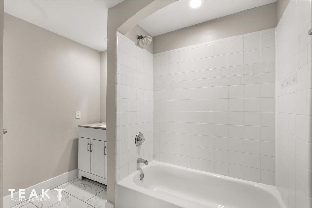 322 East Central Boulevard - 1404Unit 1404 #1404 - Photo 7 of 42