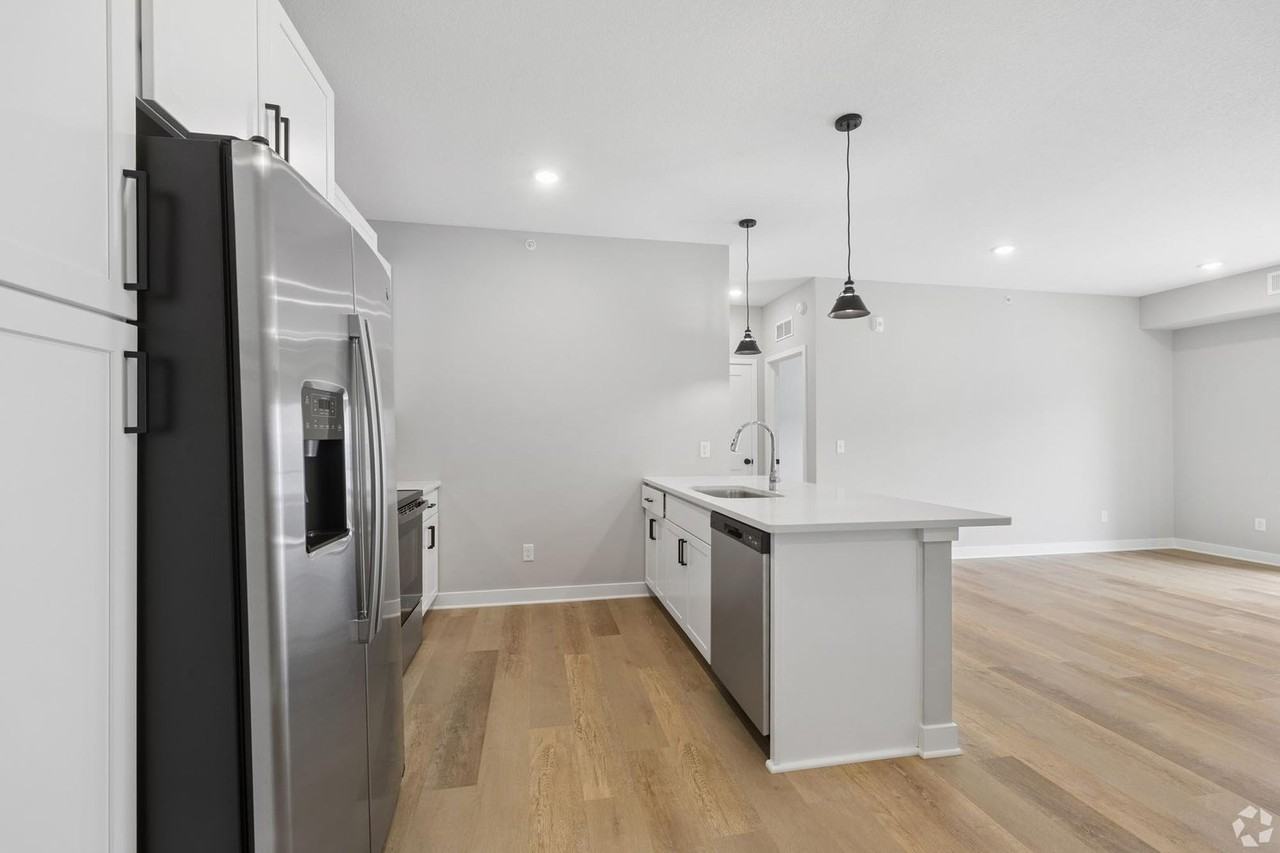 Oneka Fields Townhomes (D) - Photo 2 of 43