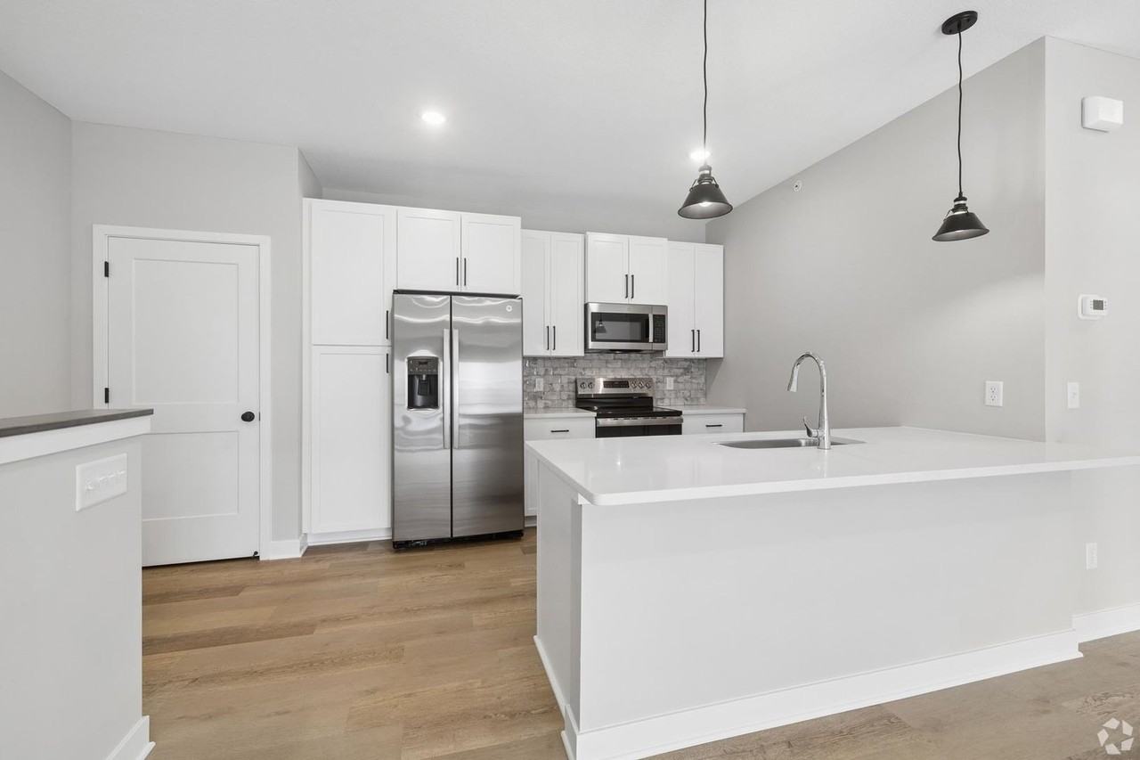 Oneka Fields Townhomes (D) - Photo 4 of 43