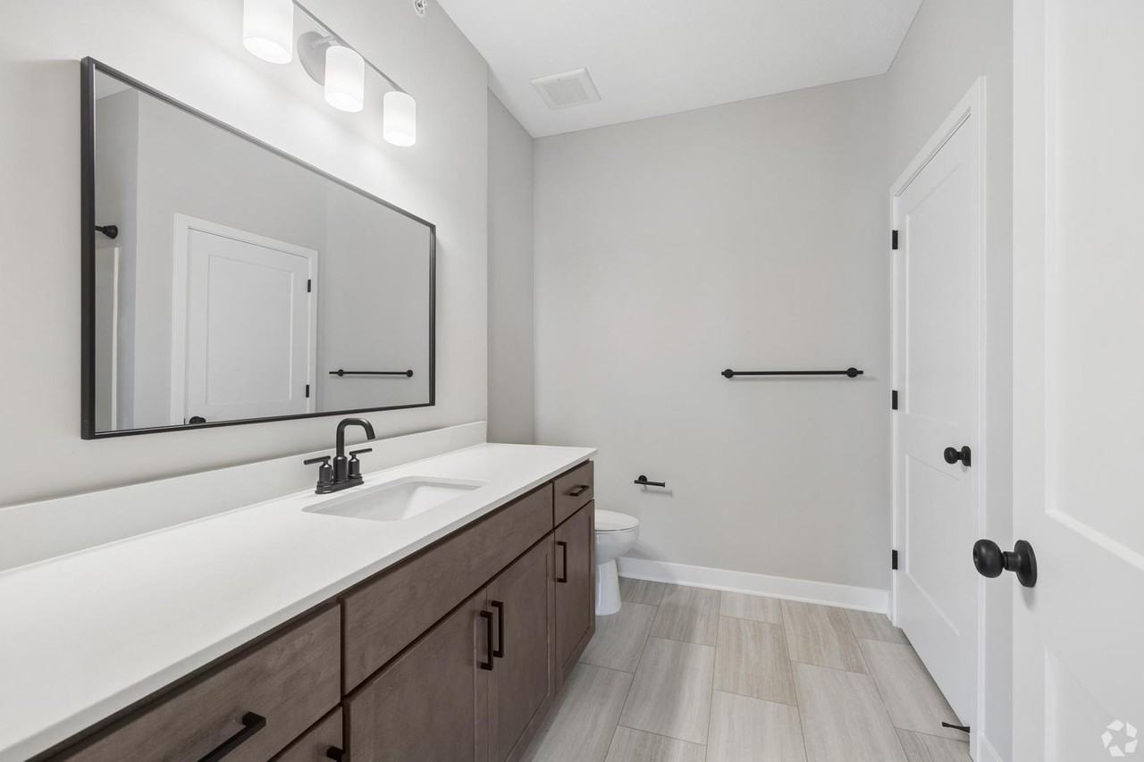 Oneka Fields Townhomes (D) - Photo 7 of 43