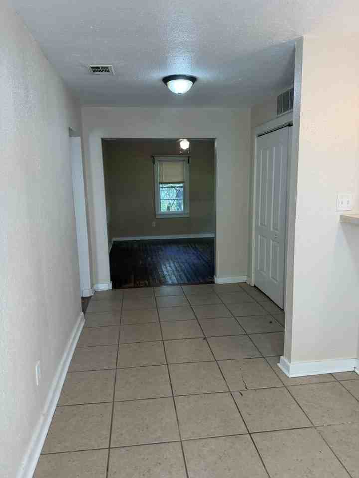 1210 Ford St - Photo 2 of 15