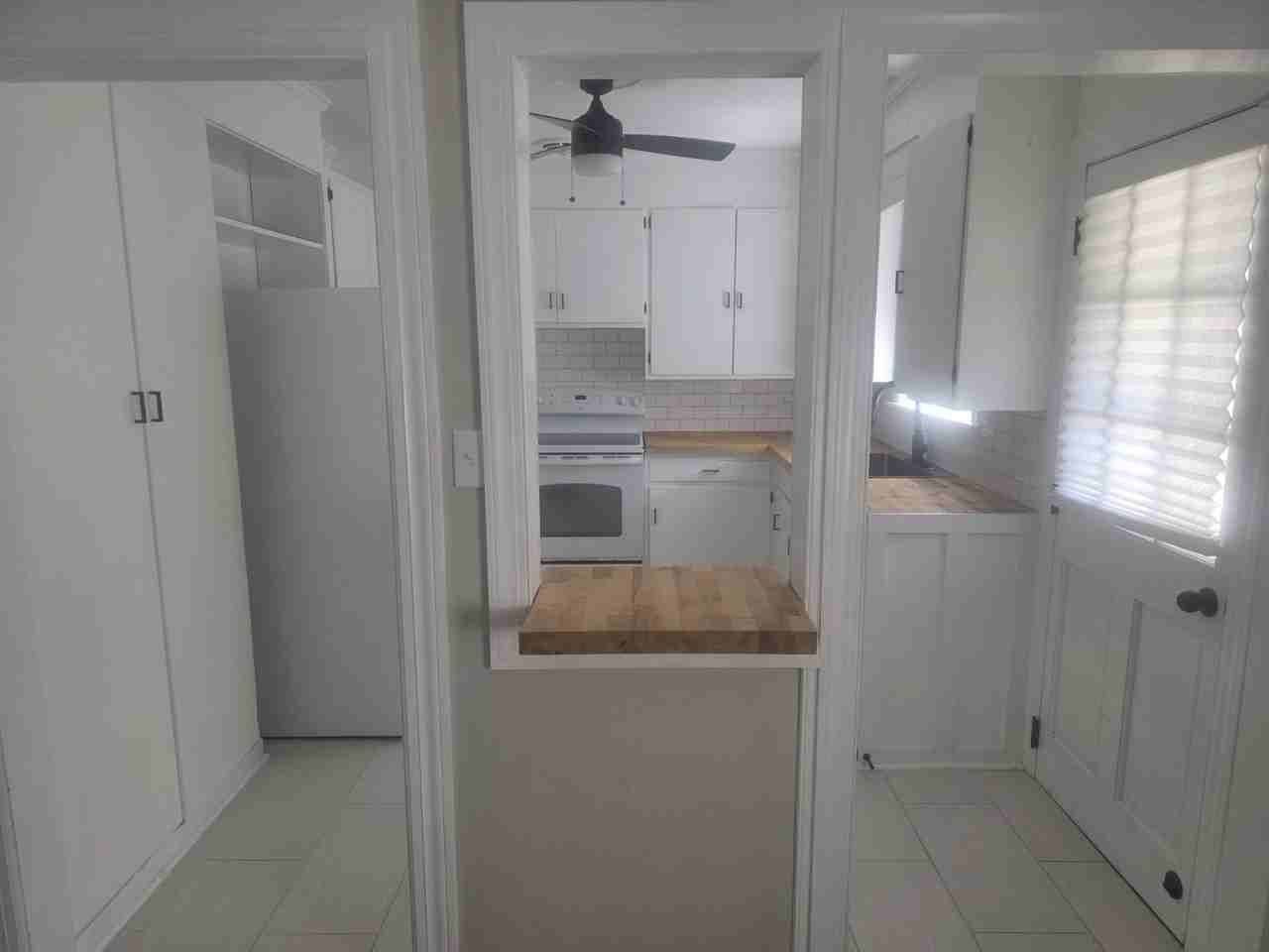 301 N Fulton St #1 - Photo 5 of 14