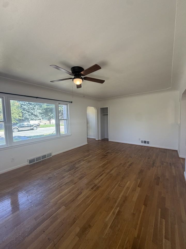 2032 Avenue B #1 - Photo 5 of 21