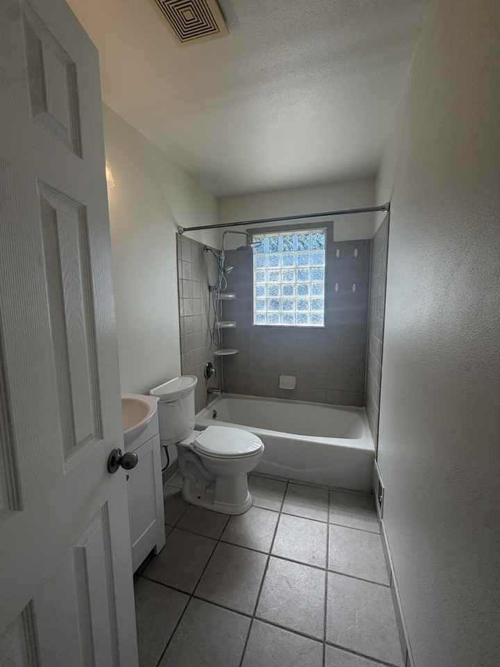 2032 Avenue B #1 - Photo 7 of 21
