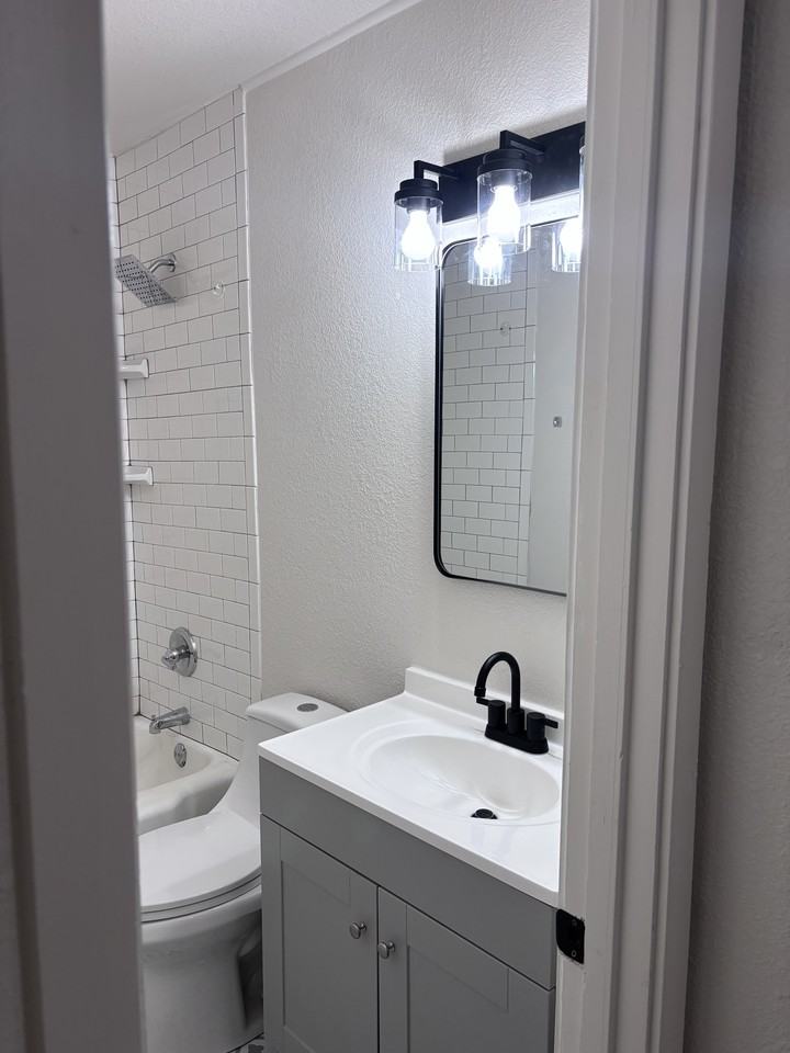 749 E 13th Ave #1 - Photo 3 of 11