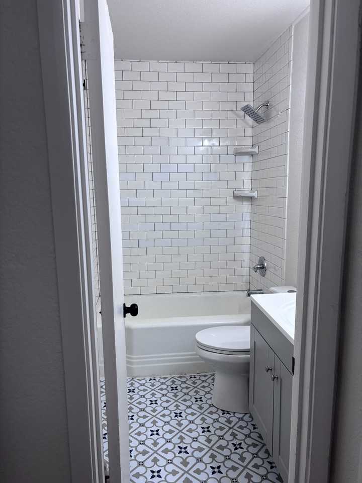 749 E 13th Ave #1 - Photo 4 of 11