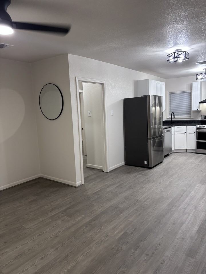 749 E 13th Ave #1 - Photo 7 of 11
