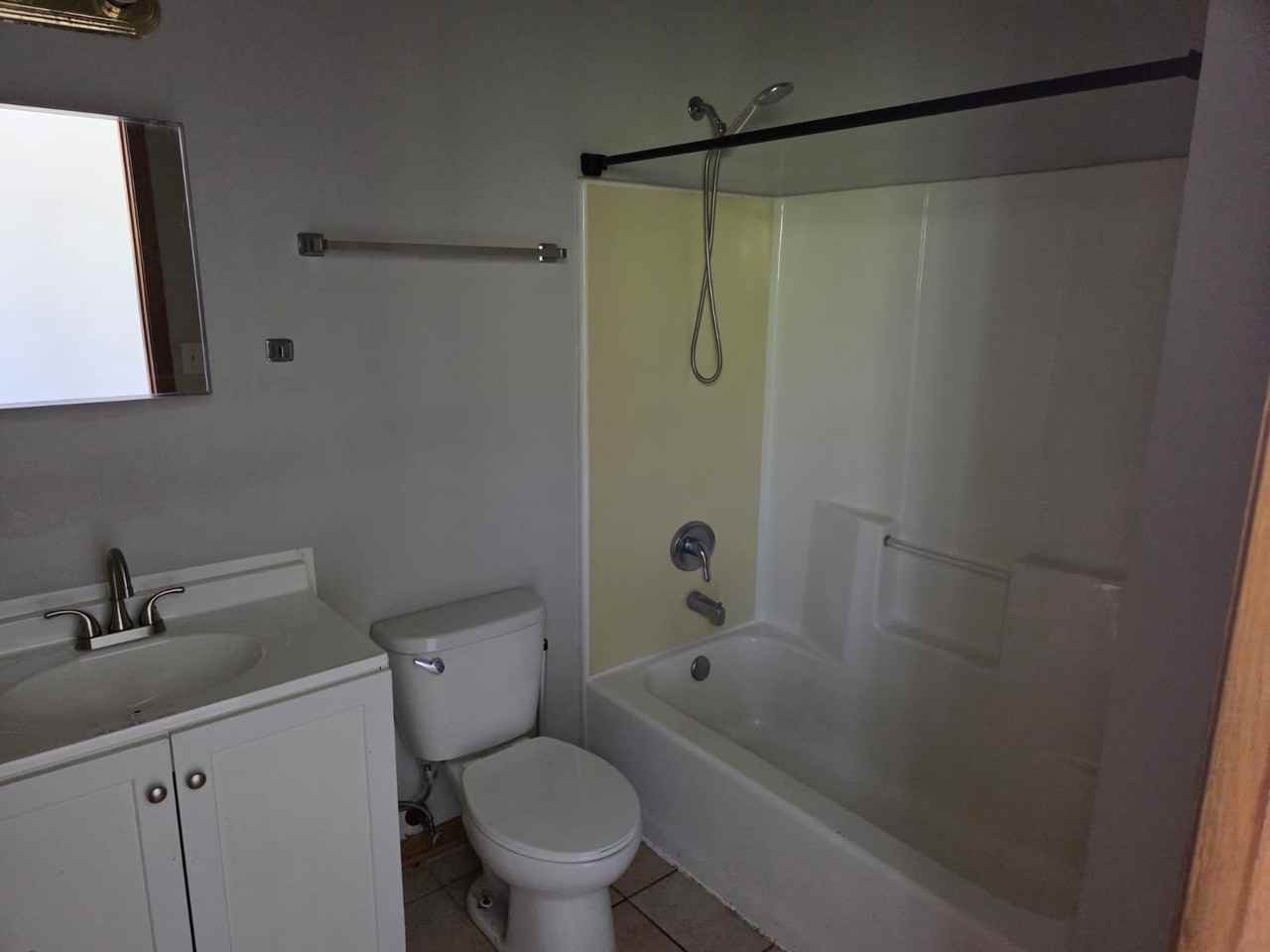 1259 S Kolin Ave #3 - Photo 6 of 9
