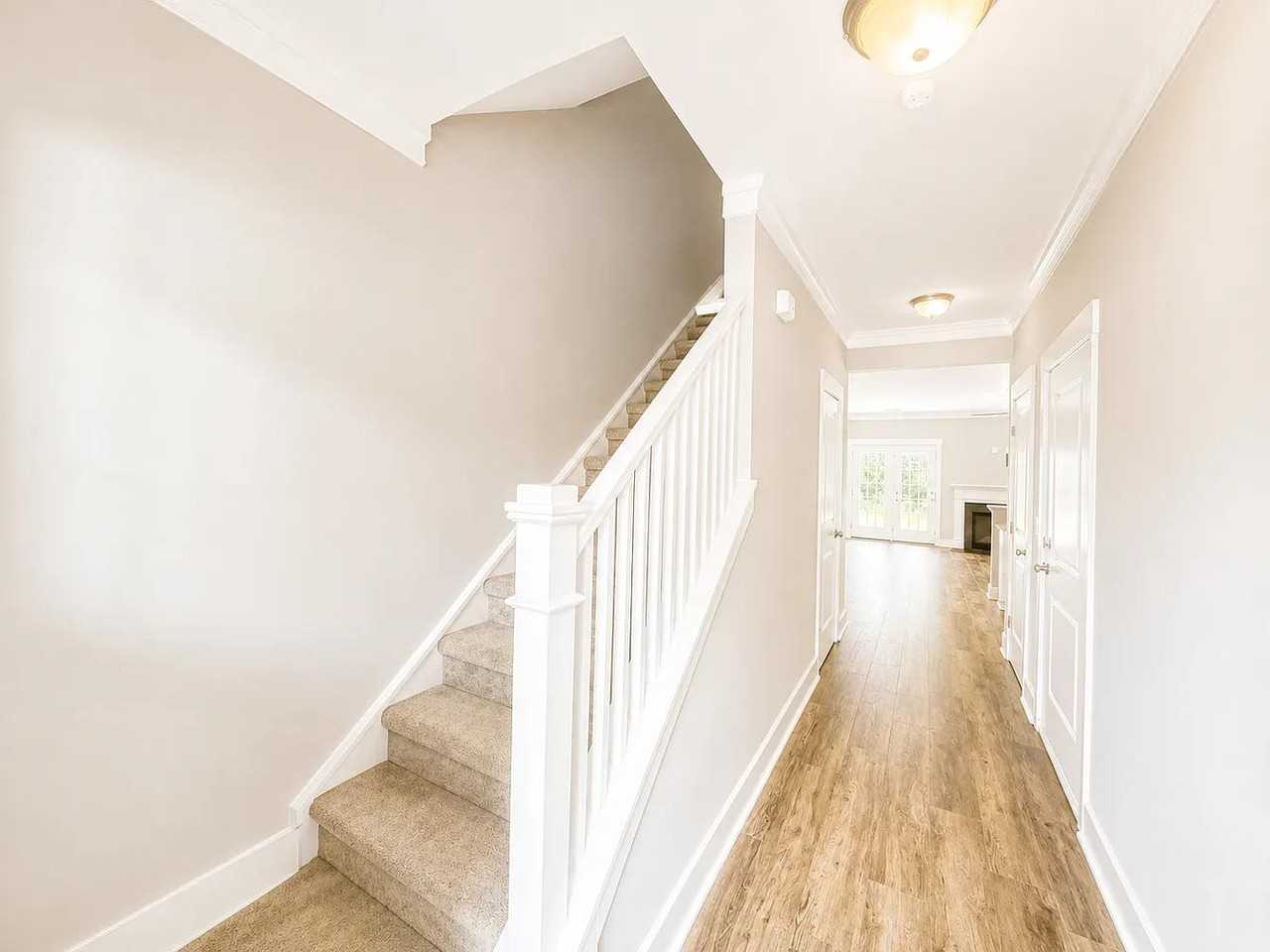 722 Elmbrook Dr #1 - Photo 2 of 20