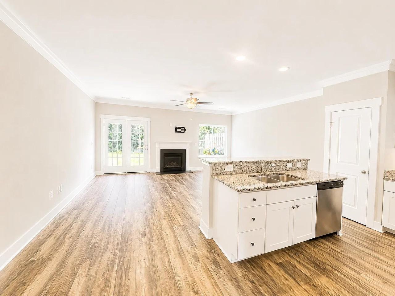 722 Elmbrook Dr #1 - Photo 3 of 20