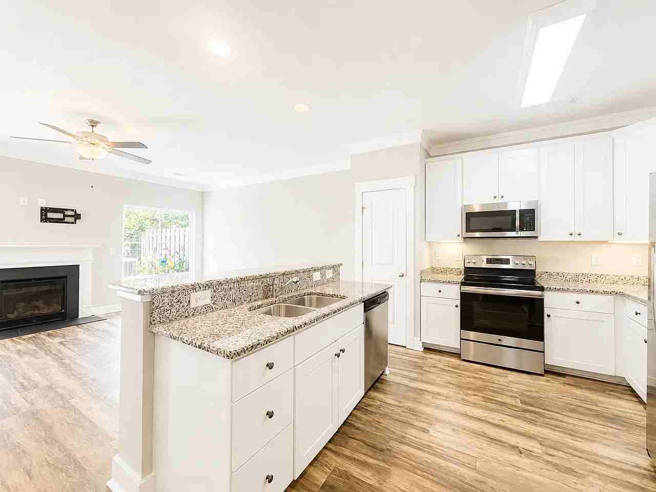 722 Elmbrook Dr #1 - Photo 4 of 20