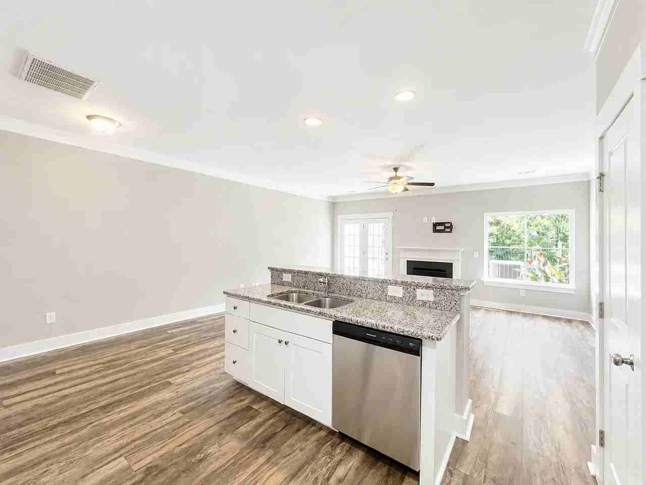 722 Elmbrook Dr #1 - Photo 6 of 20