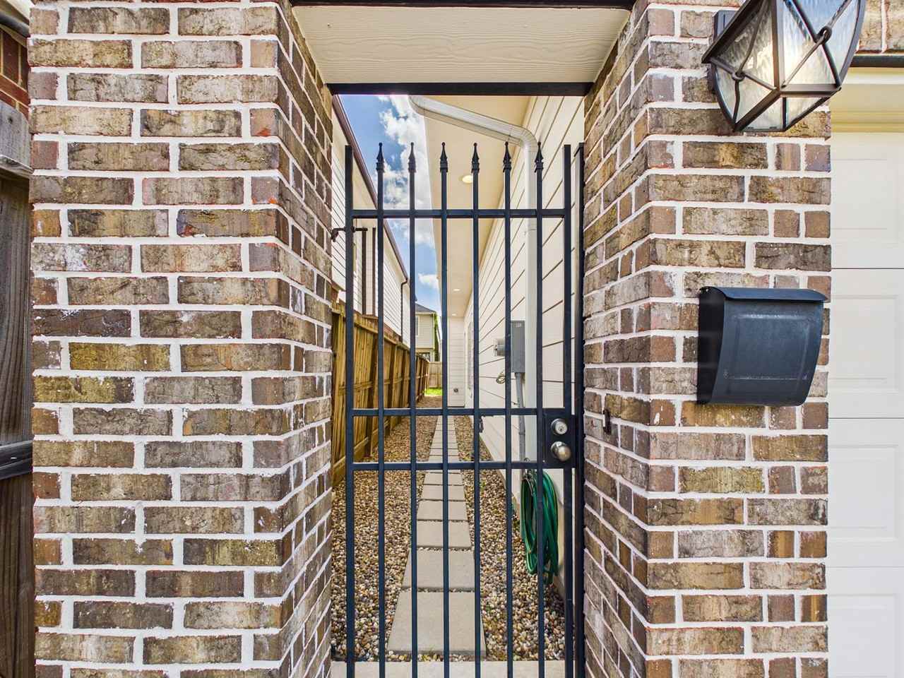 1414 Prince St - Photo 3 of 41