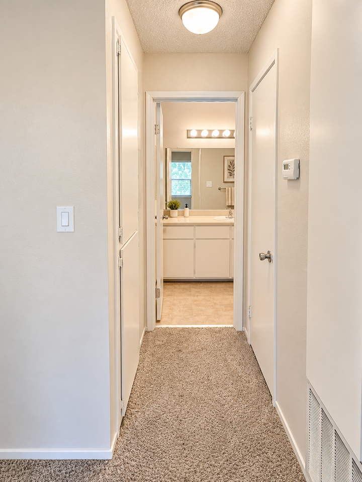 Hurly South Apartments - Photo 6 of 11