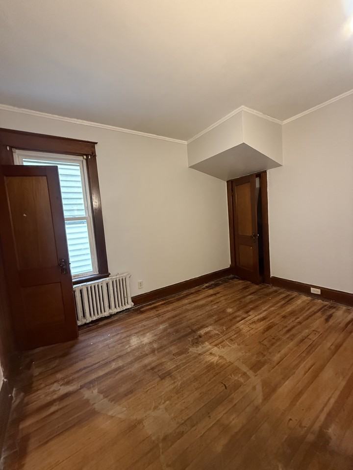 635 Myrtle Ave #1 - Photo 7 of 10