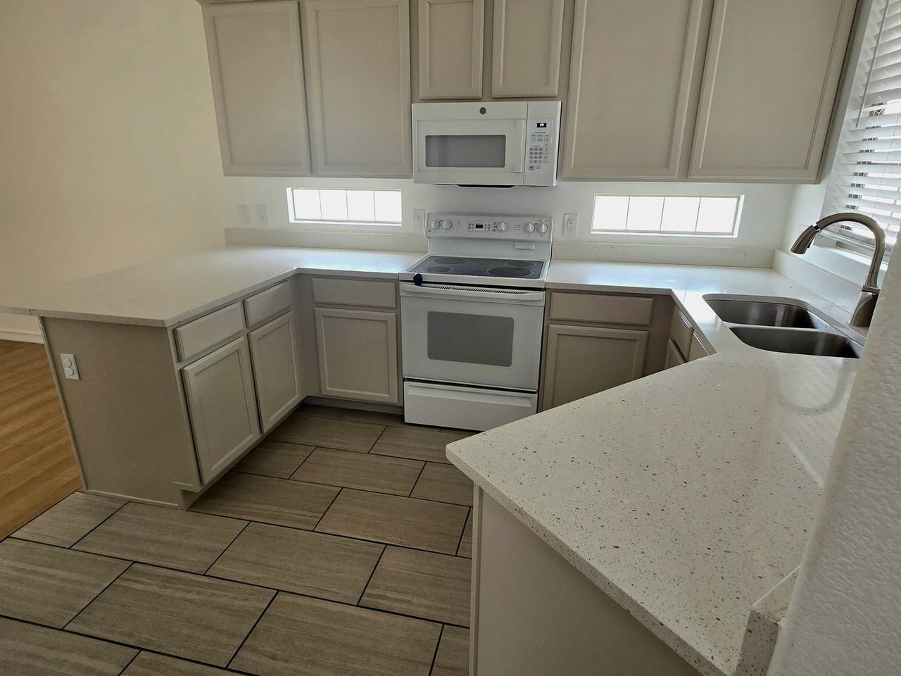 2123 N 30th St - Photo 2 of 17