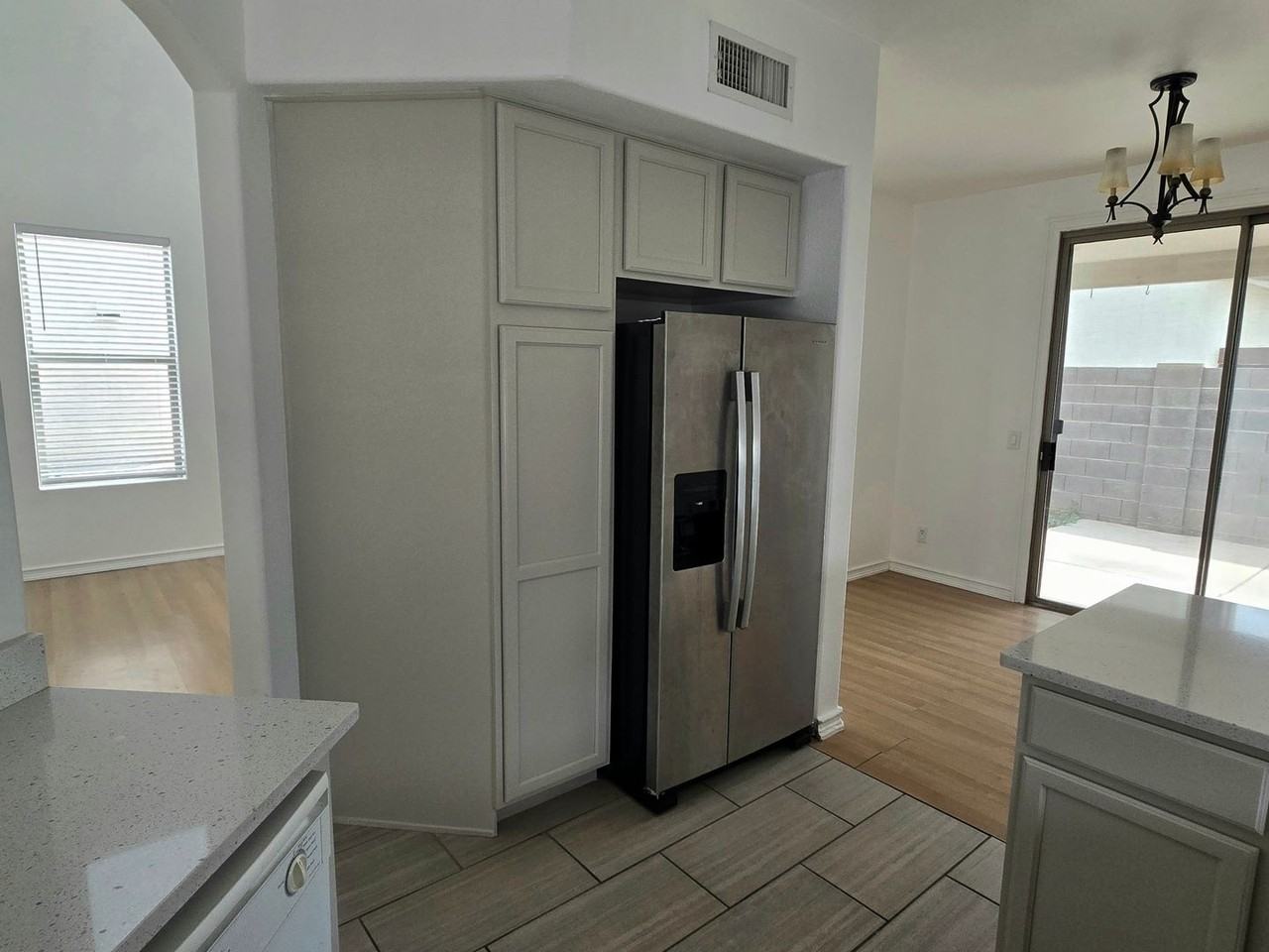2123 N 30th St - Photo 3 of 17
