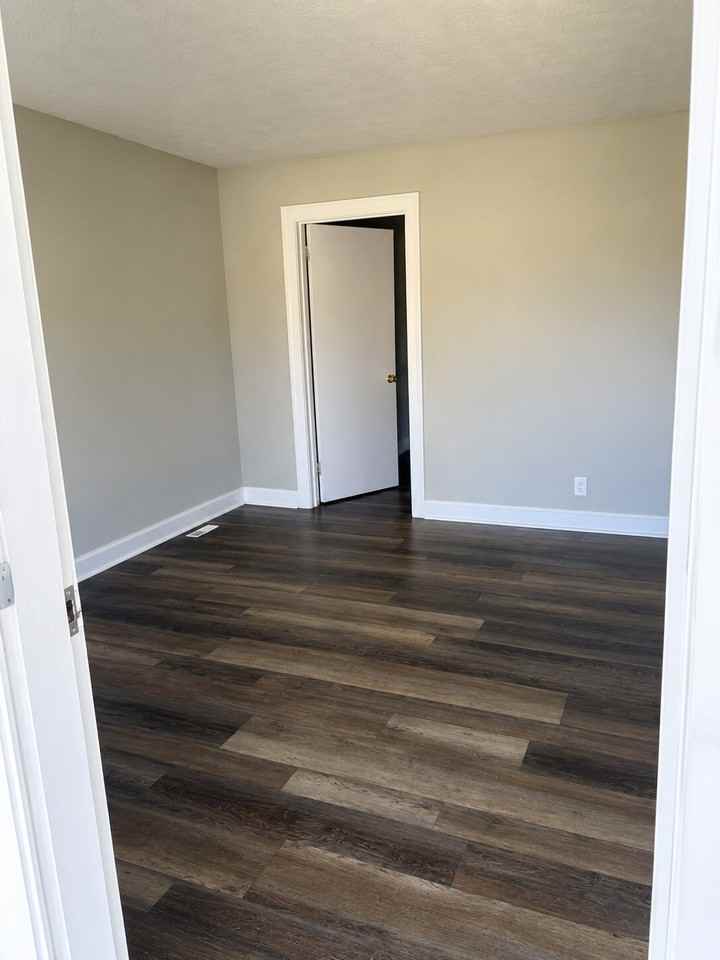 223 E Woodrow St #1 - Photo 2 of 8