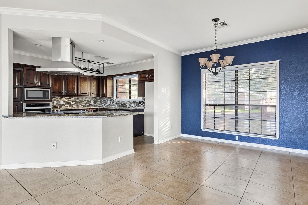 412 Meadow Mountain Dr #1 - Photo 3 of 12